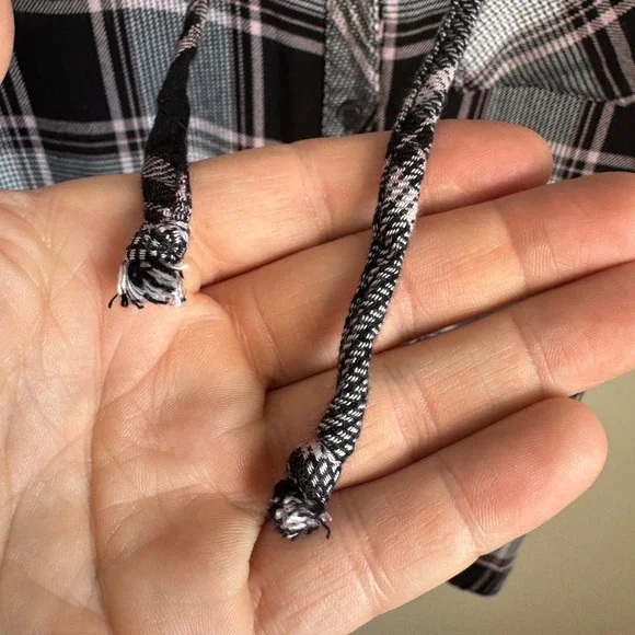 Warehouse One Sleeveless Plaid Button Down Hooded Shirt Black White Pink Medium - Picture 2 of 12